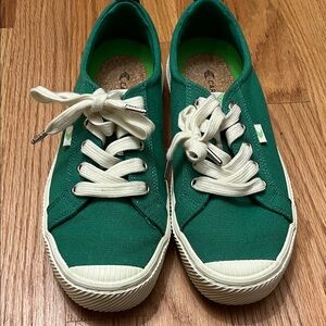 Cariuma OCA Canvas Green Sneakers